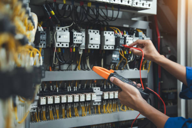 Best Circuit Breaker Repair  in Deephaven, MN